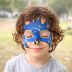 Blue hedgehog facepainting