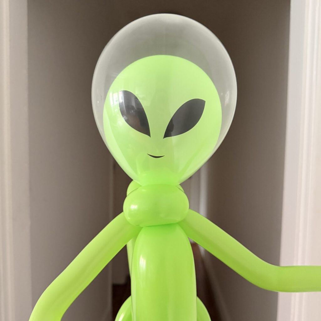 Alien Balloon Twisting